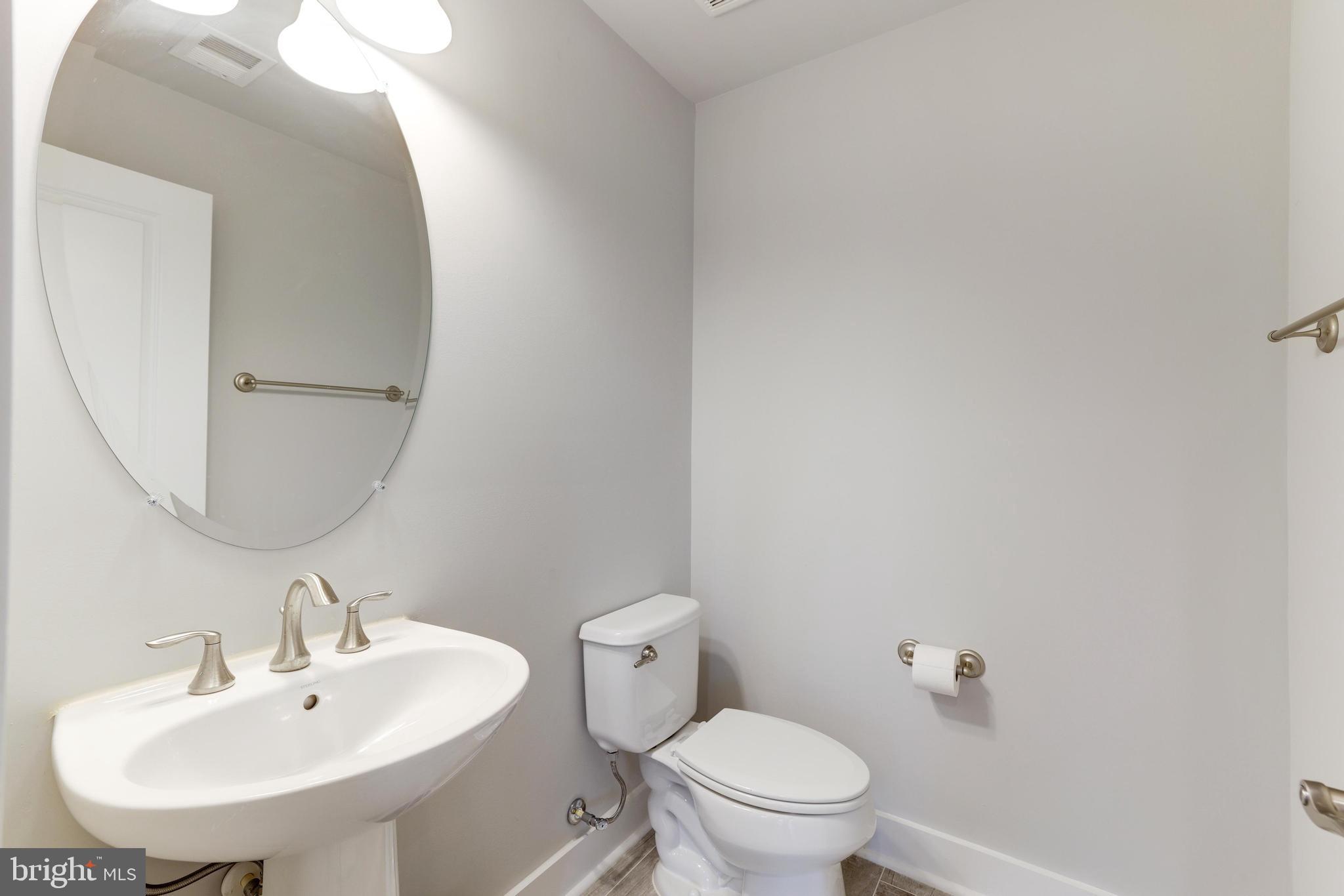 TOWNES OF BURKE - Residential Lease