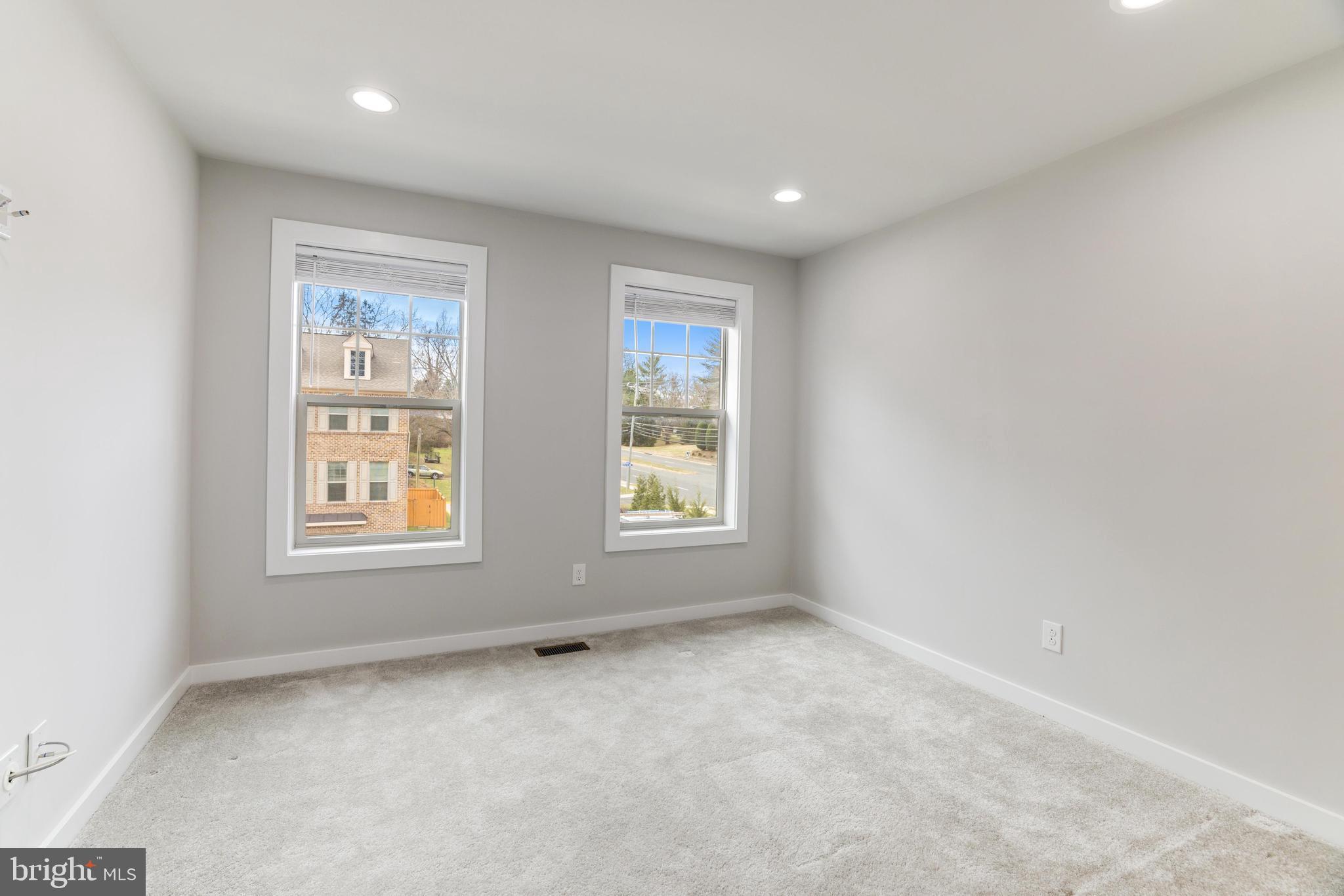 TOWNES OF BURKE - Residential Lease