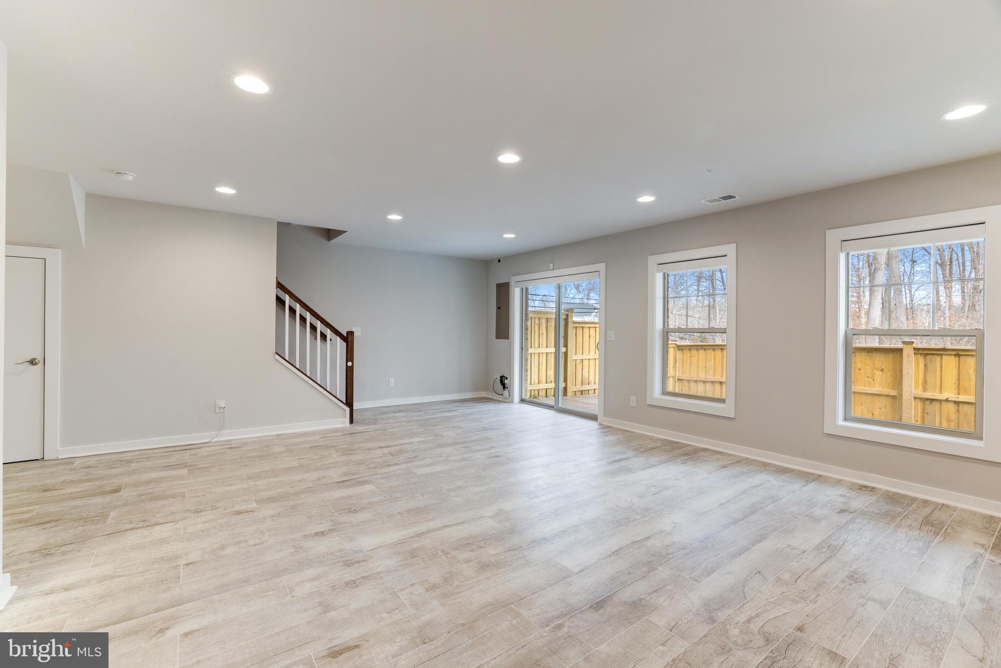 TOWNES OF BURKE - Residential Lease