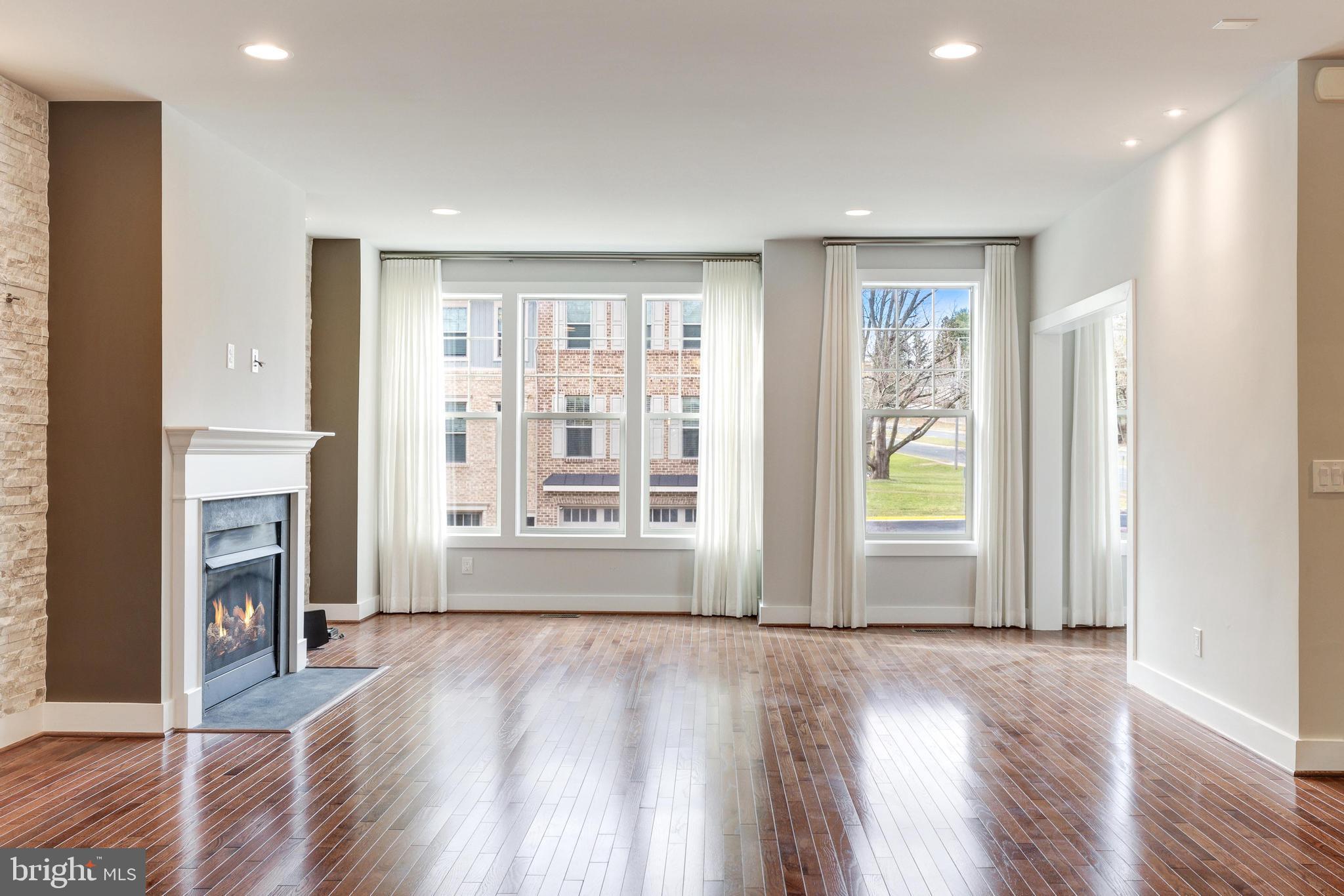 TOWNES OF BURKE - Residential Lease