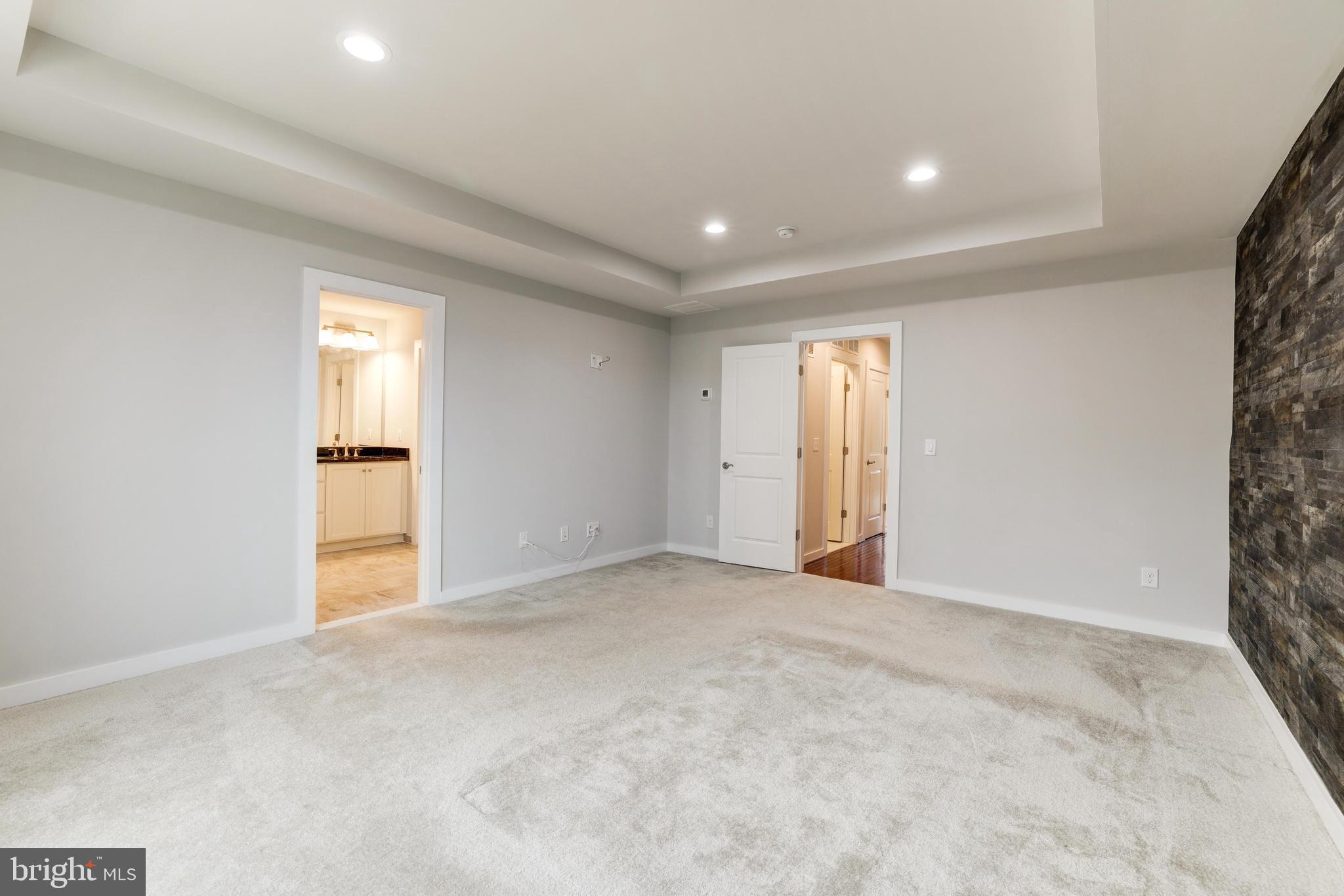 TOWNES OF BURKE - Residential Lease