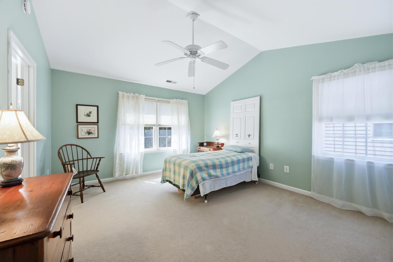 OAK HOLLOW - Residential