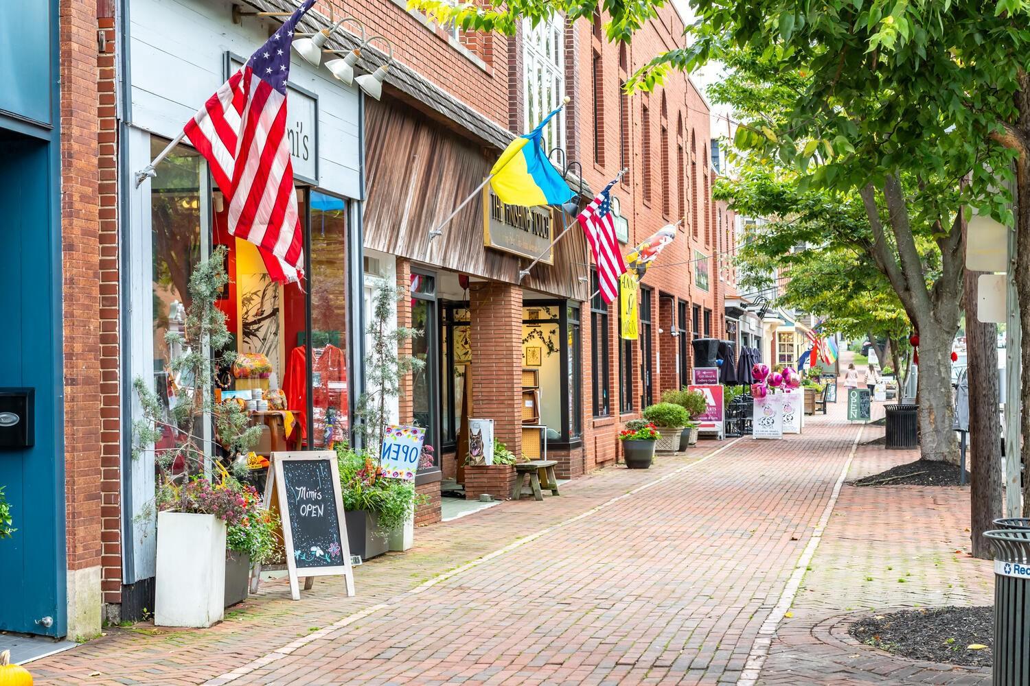 OAK HOLLOW - Residential