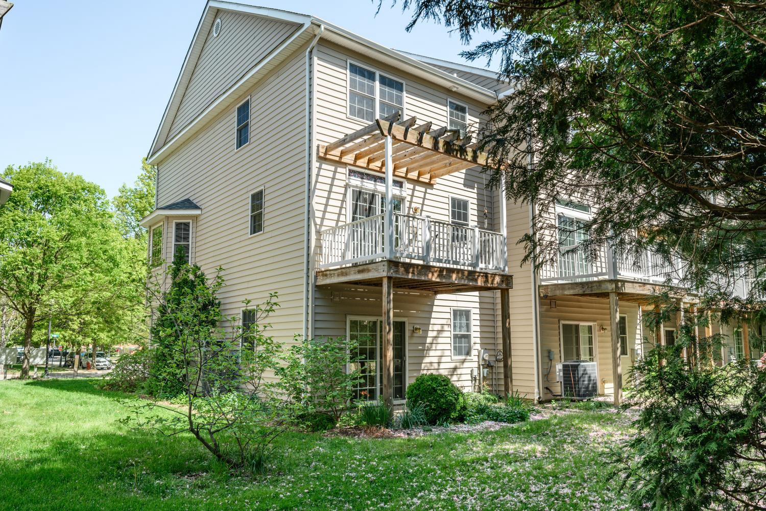 OAK HOLLOW - Residential