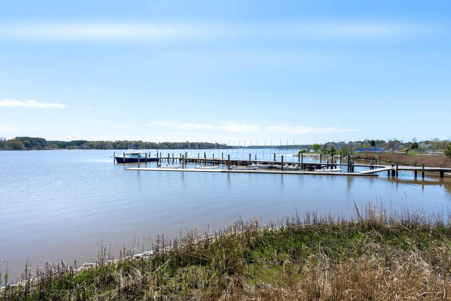 OAK HOLLOW - Residential