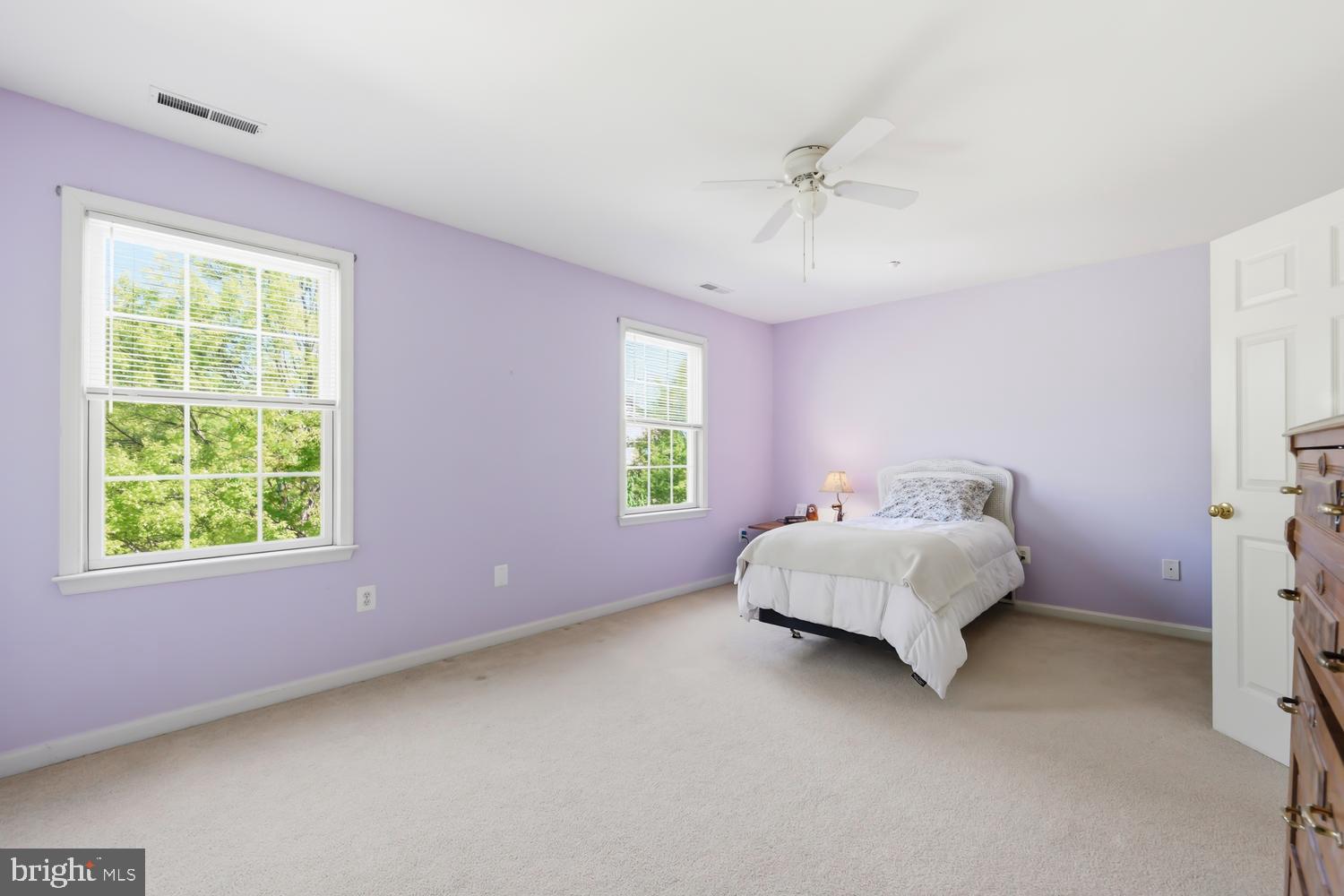 OAK HOLLOW - Residential