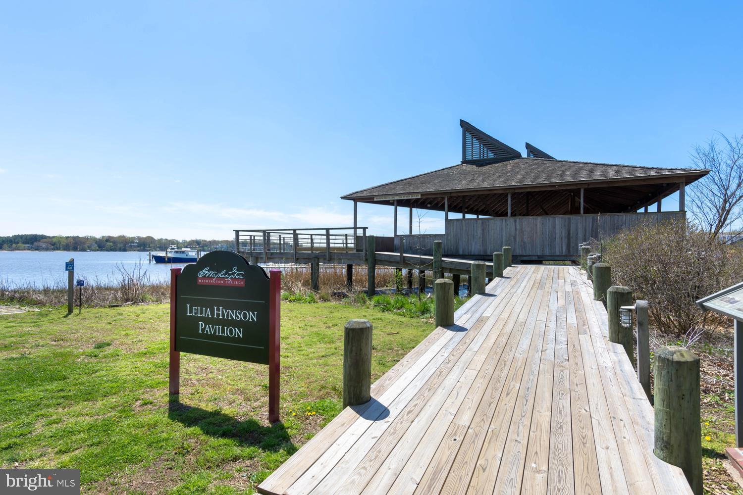 OAK HOLLOW - Residential