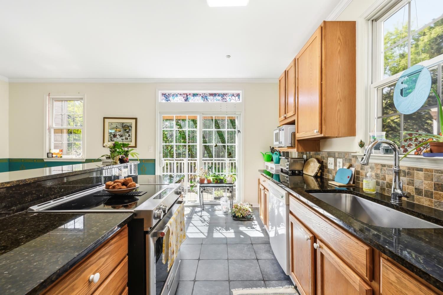 OAK HOLLOW - Residential