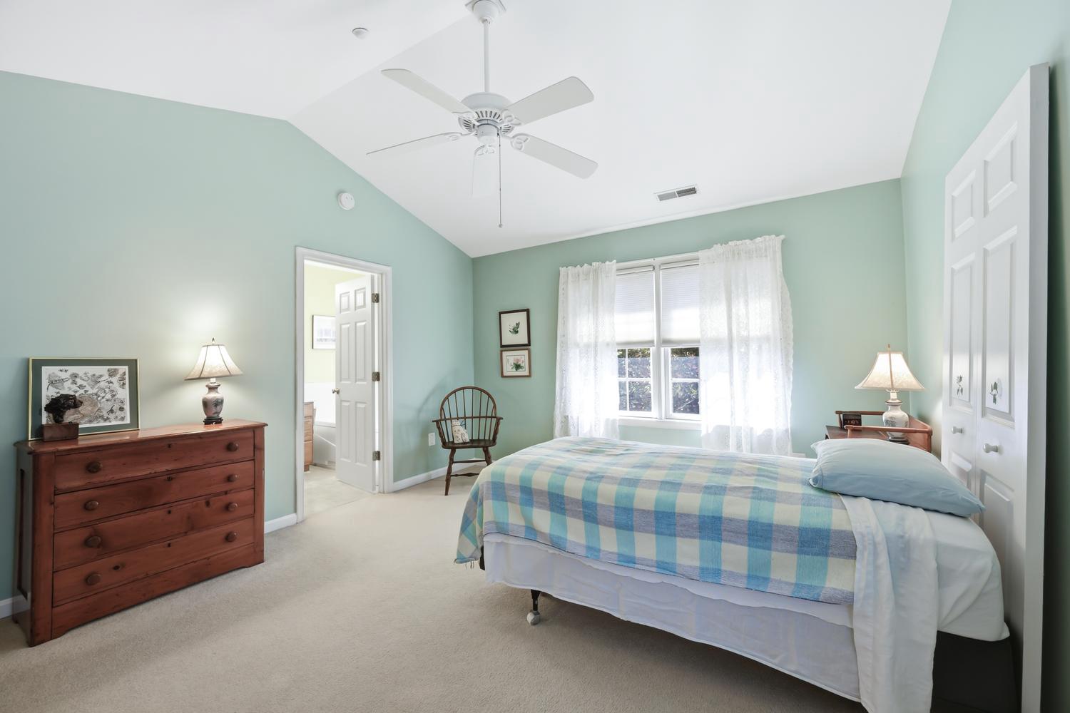 OAK HOLLOW - Residential