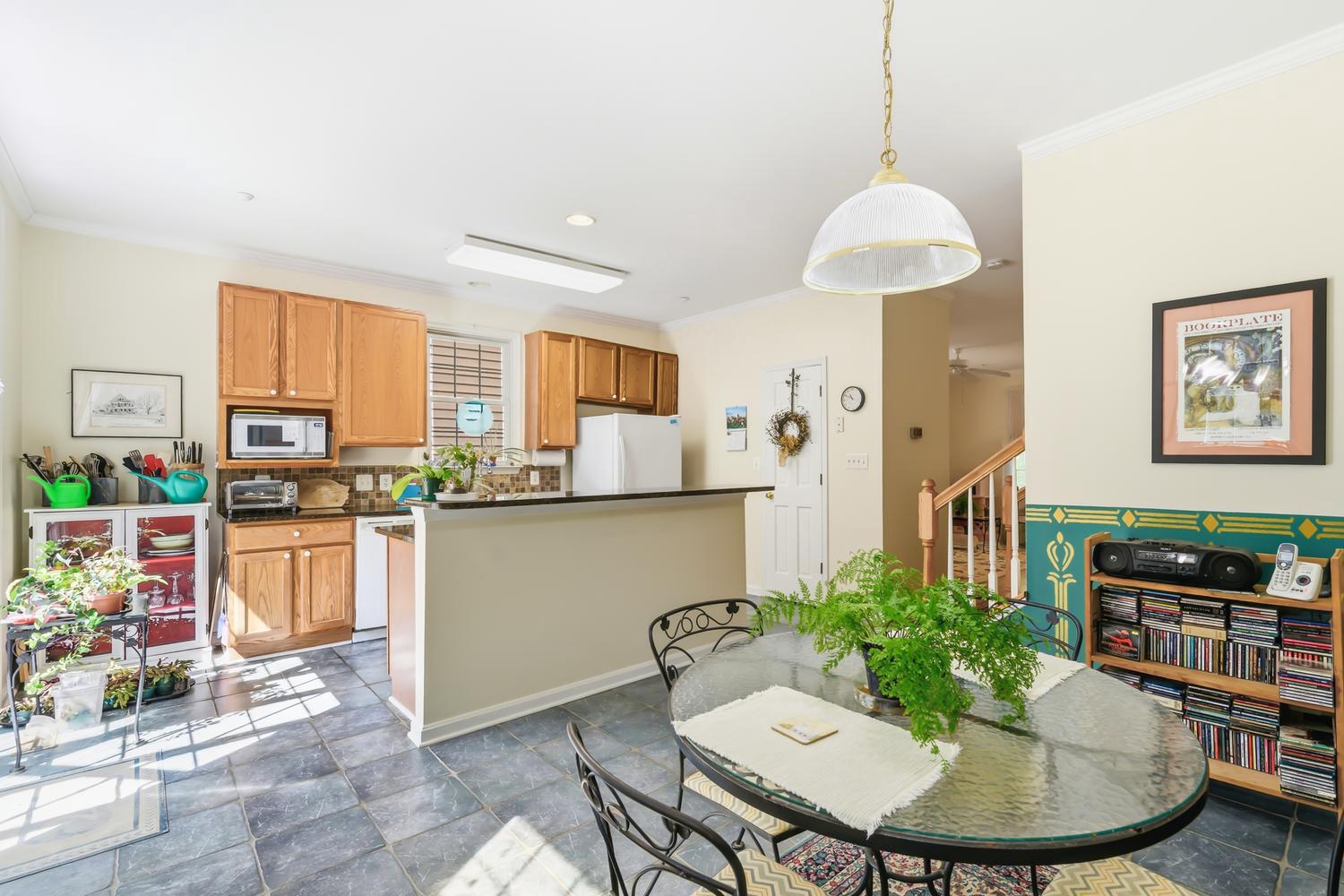 OAK HOLLOW - Residential