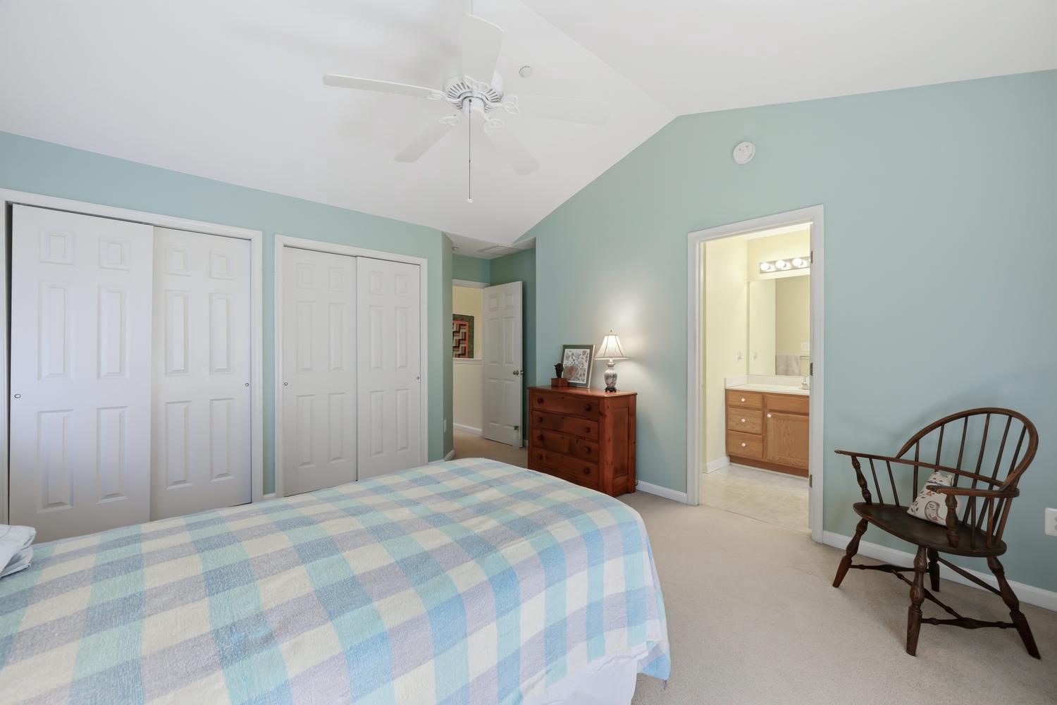 OAK HOLLOW - Residential