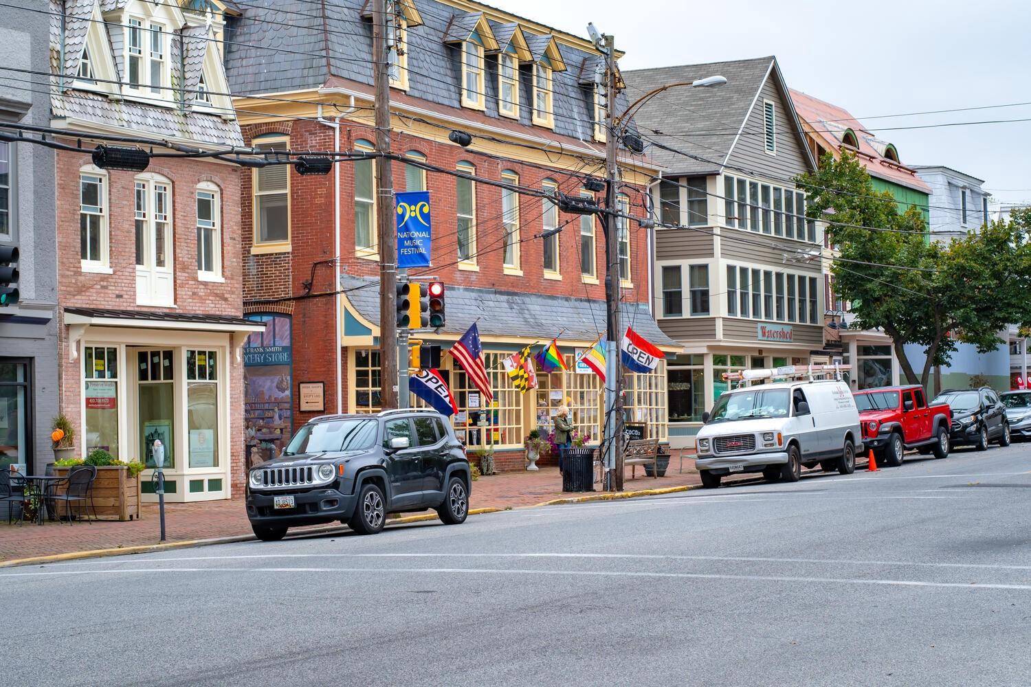 OAK HOLLOW - Residential