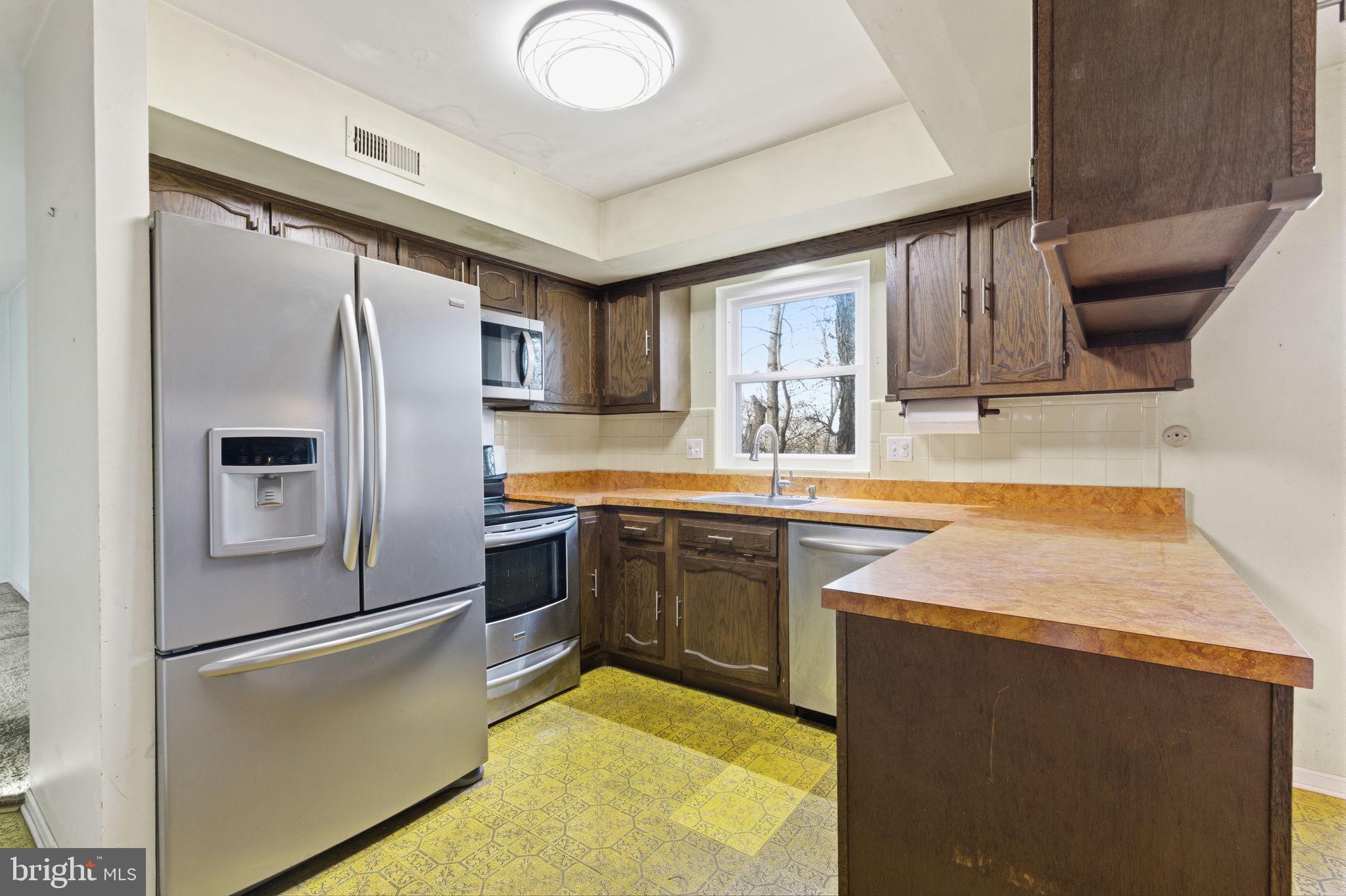 WOODLYN CROSSING - Residential