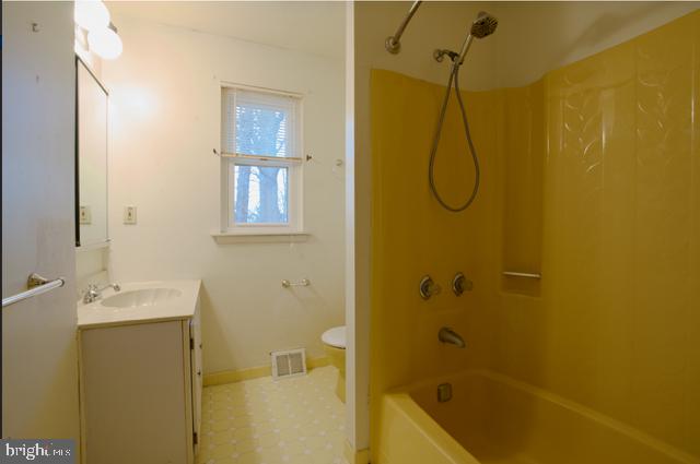 WOODLYN CROSSING - Residential