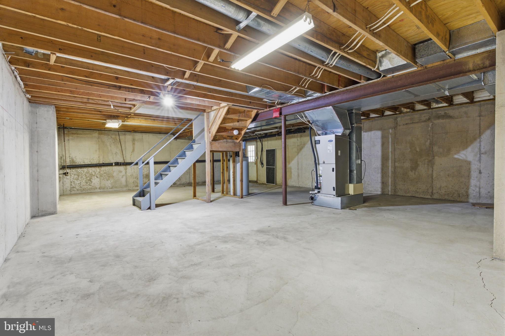 WOODLYN CROSSING - Residential