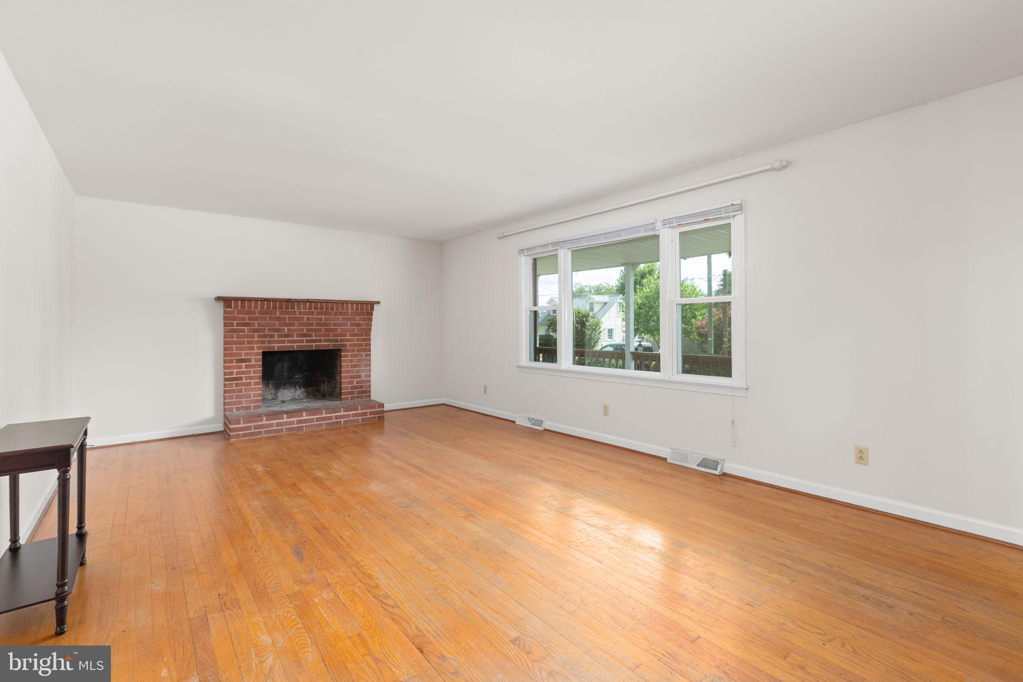 125 HILLCREST DRIVE