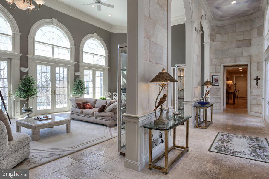 STRAWBERRY FIELDS - Residential