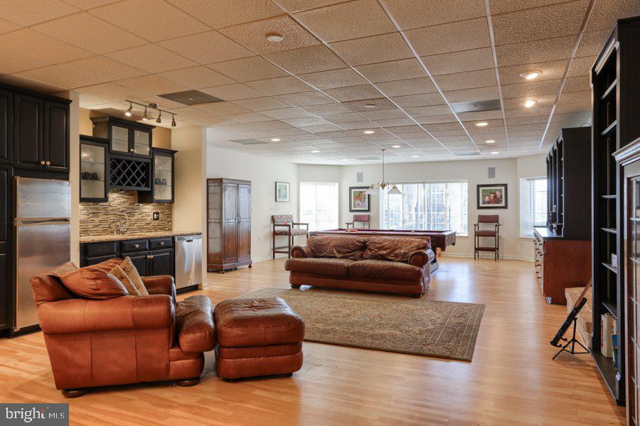 STRAWBERRY FIELDS - Residential