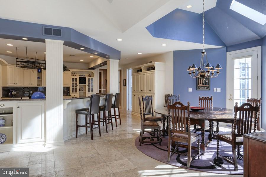 STRAWBERRY FIELDS - Residential