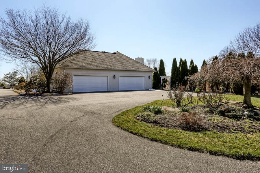 STRAWBERRY FIELDS - Residential