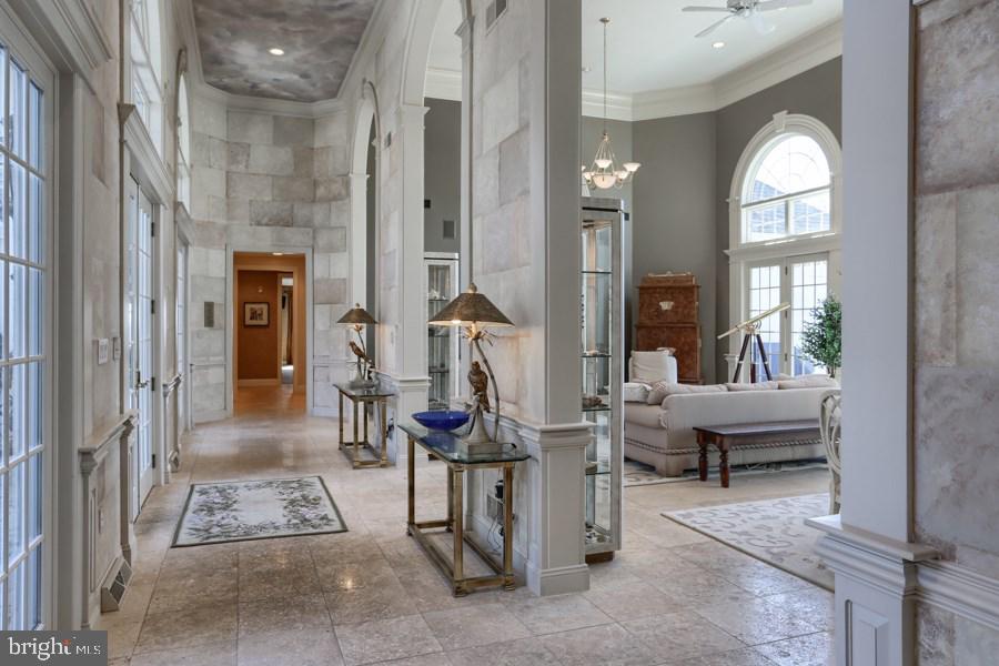 STRAWBERRY FIELDS - Residential