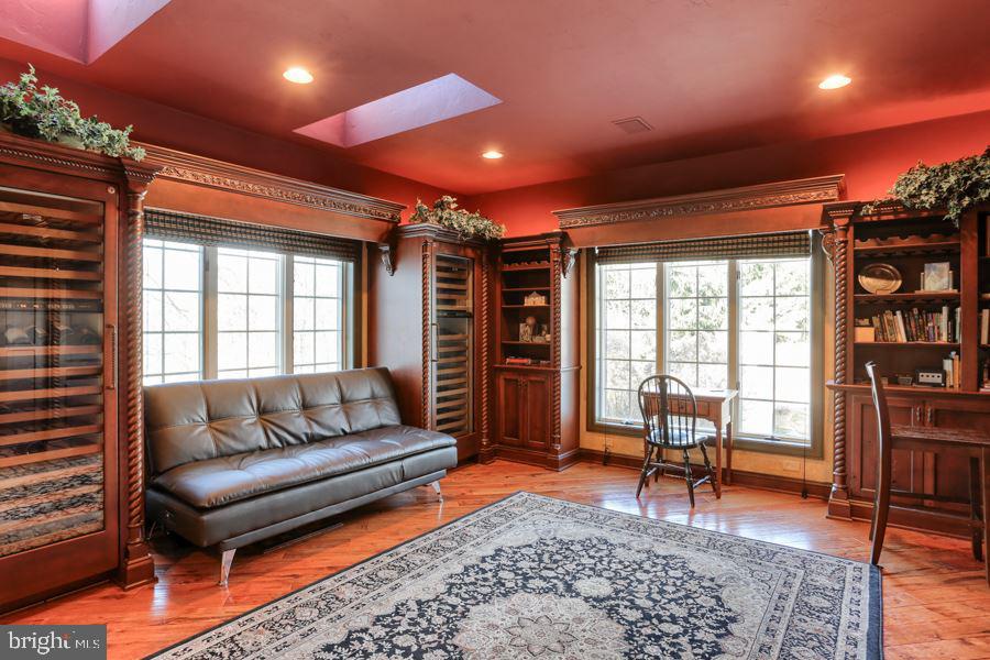 STRAWBERRY FIELDS - Residential