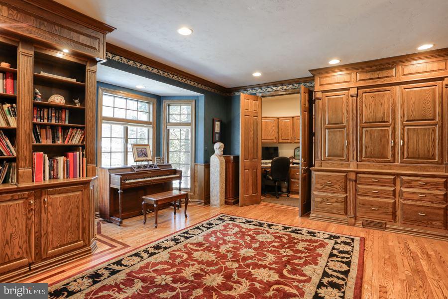 STRAWBERRY FIELDS - Residential