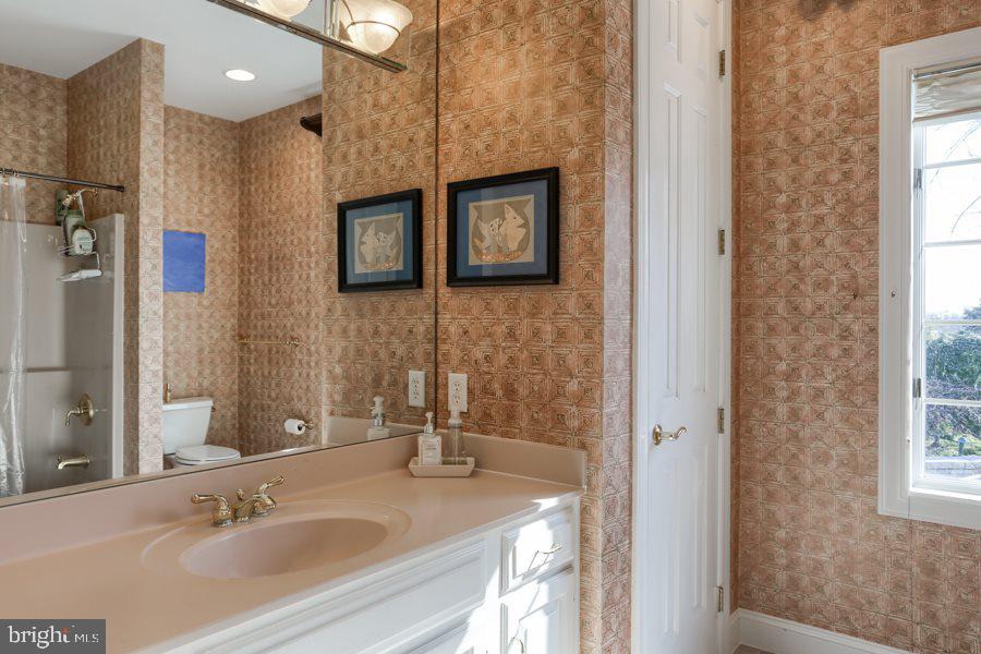 STRAWBERRY FIELDS - Residential