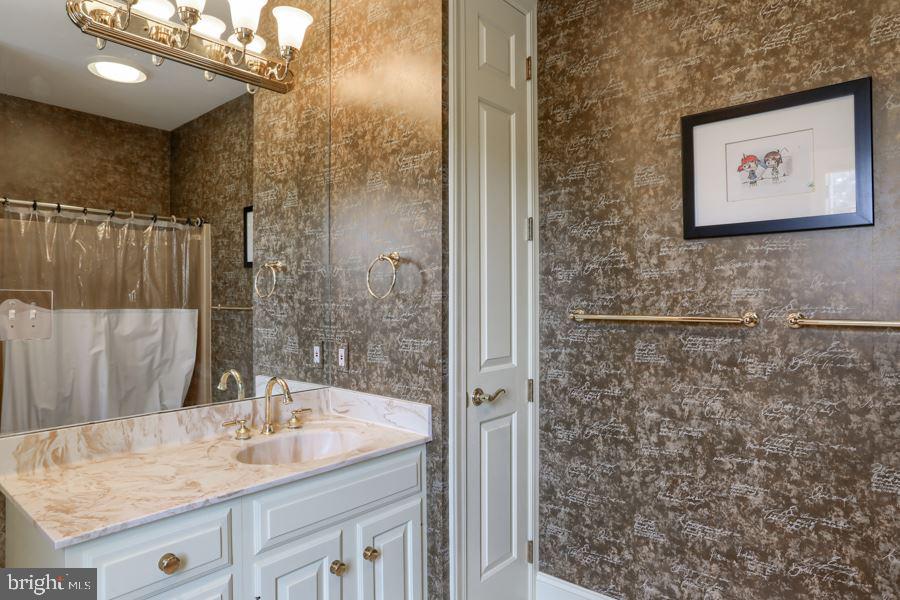 STRAWBERRY FIELDS - Residential