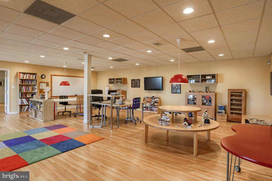 STRAWBERRY FIELDS - Residential