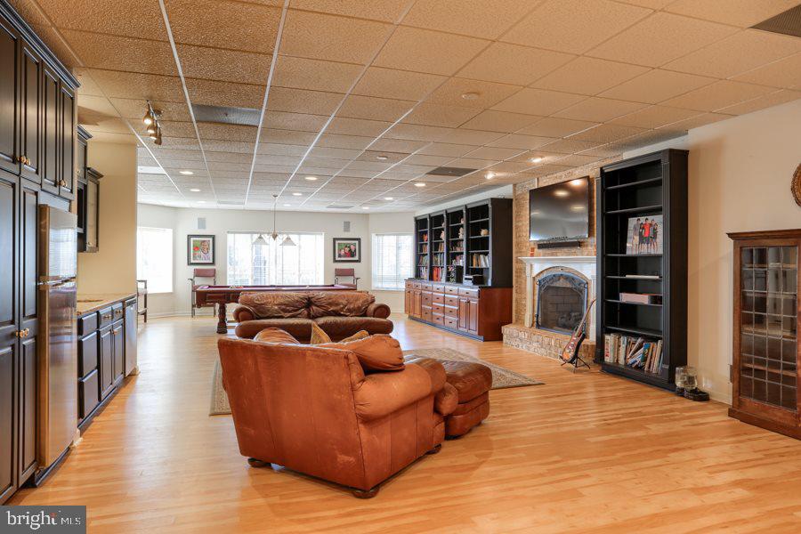 STRAWBERRY FIELDS - Residential