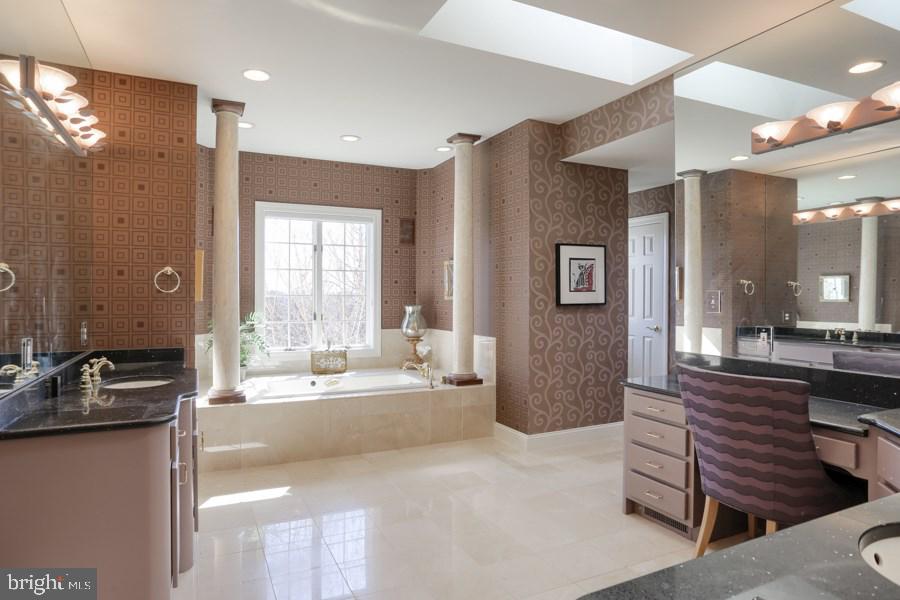 STRAWBERRY FIELDS - Residential