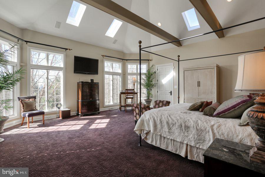 STRAWBERRY FIELDS - Residential