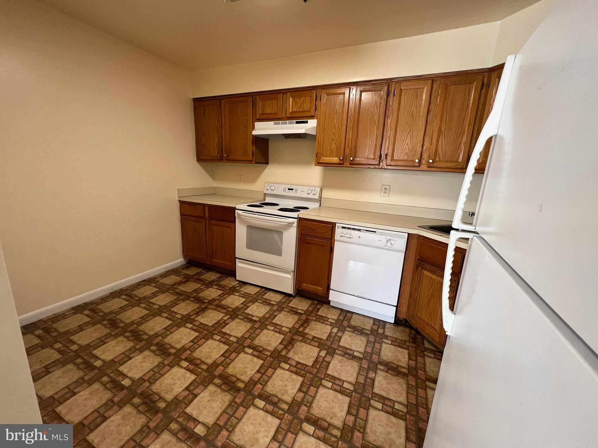 DEVON HILLS CONDO - Residential Lease