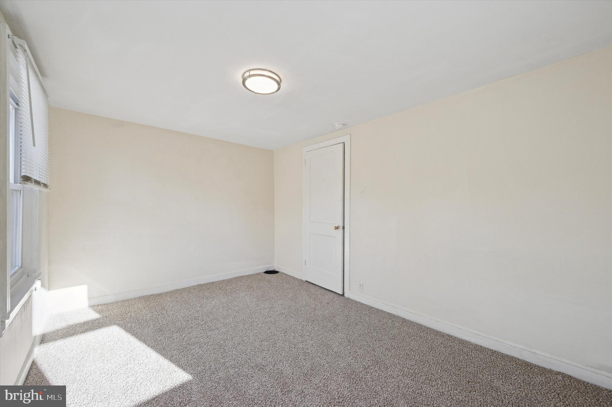 ROXBOROUGH - Residential