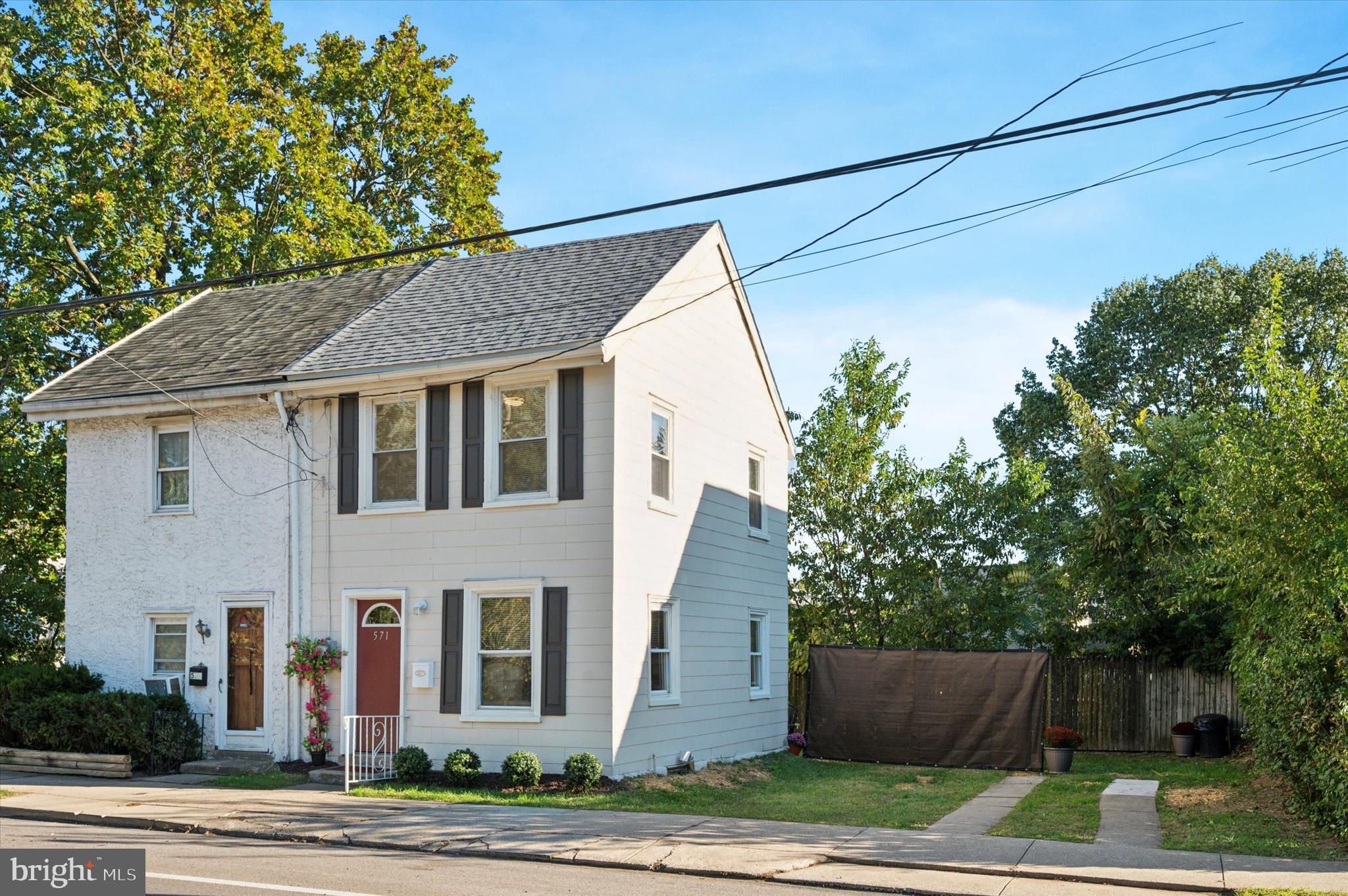 ROXBOROUGH - Residential