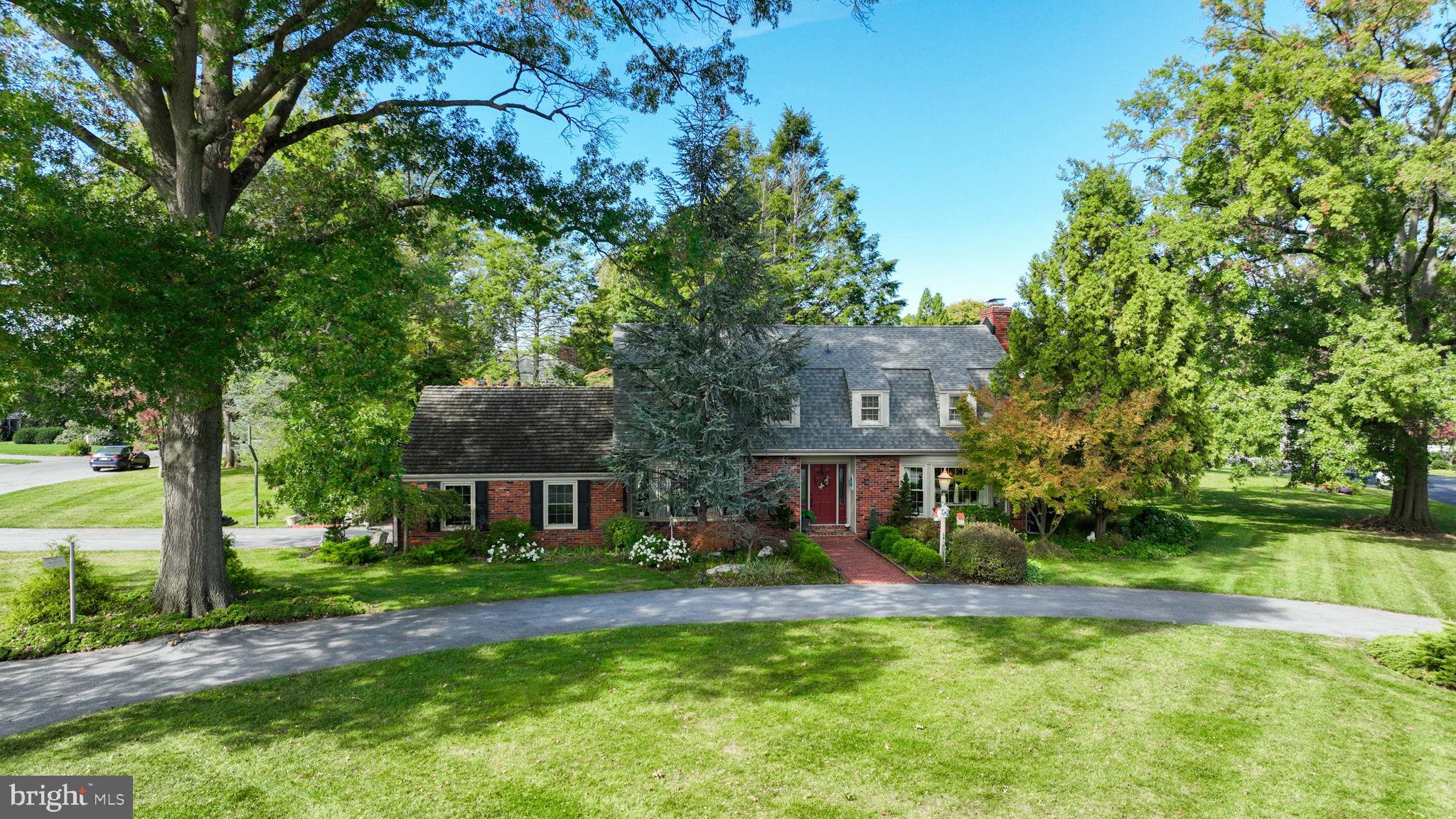 1405 COUNTRY CLUB DRIVE