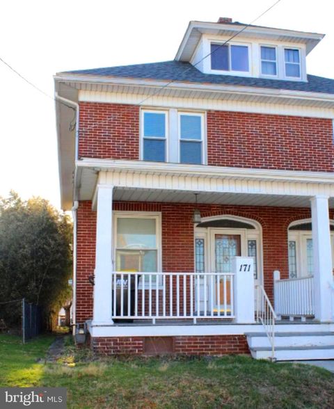 Townhouse For Sale - 171 Linden Avenue<br/> York County, RED LION, PA 17356