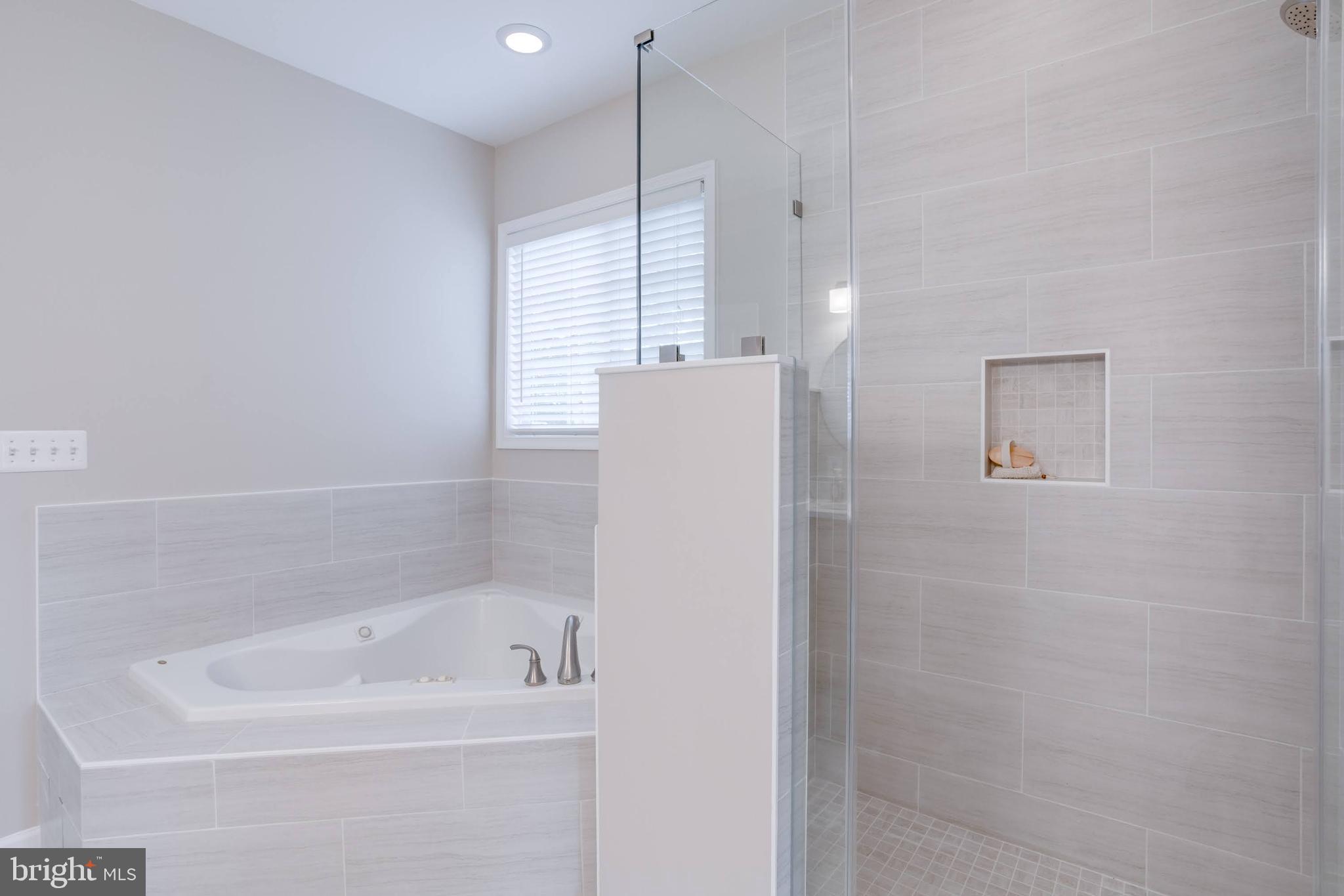 NORTH SPRINGFIELD - Residential