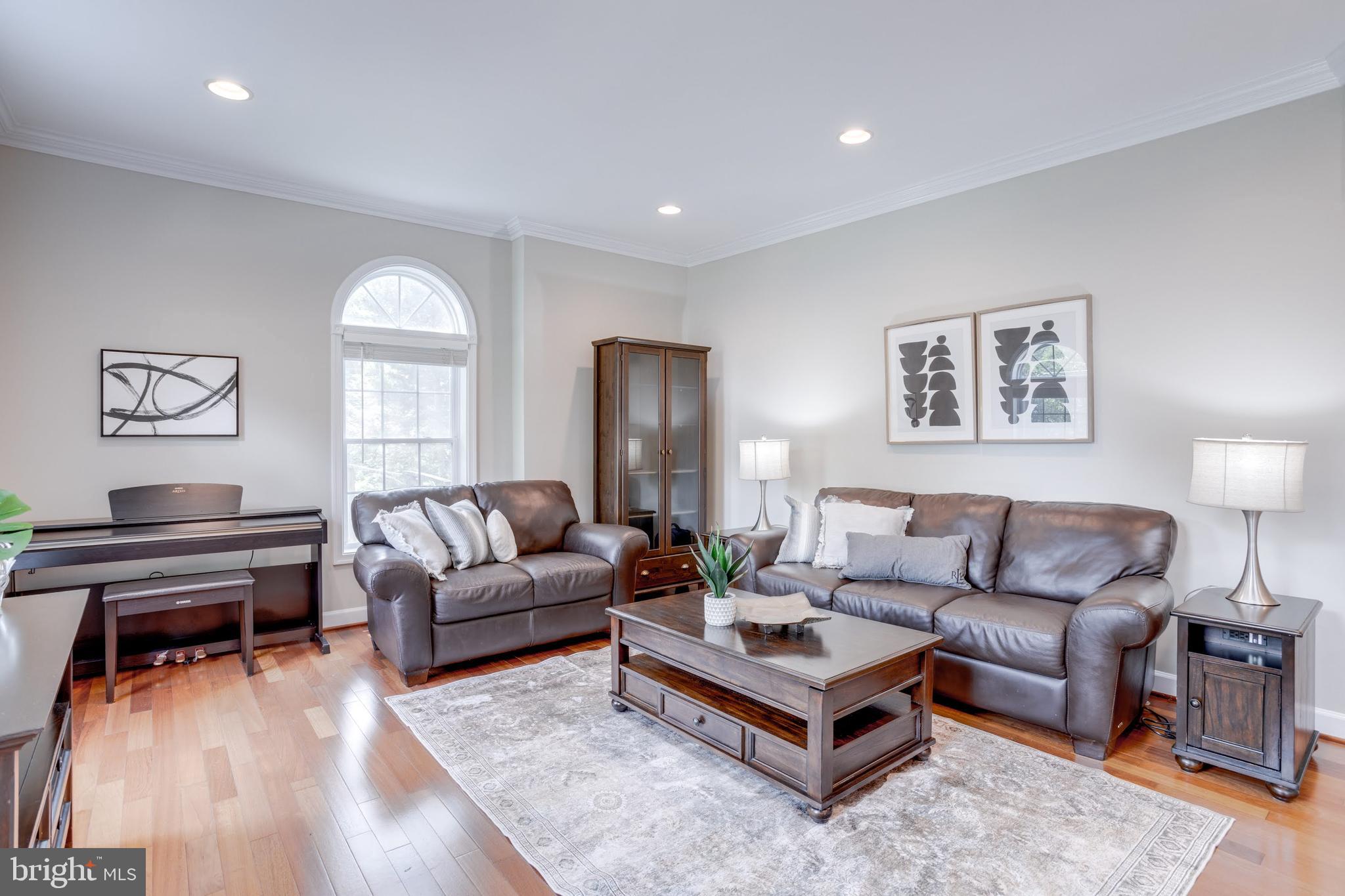 NORTH SPRINGFIELD - Residential