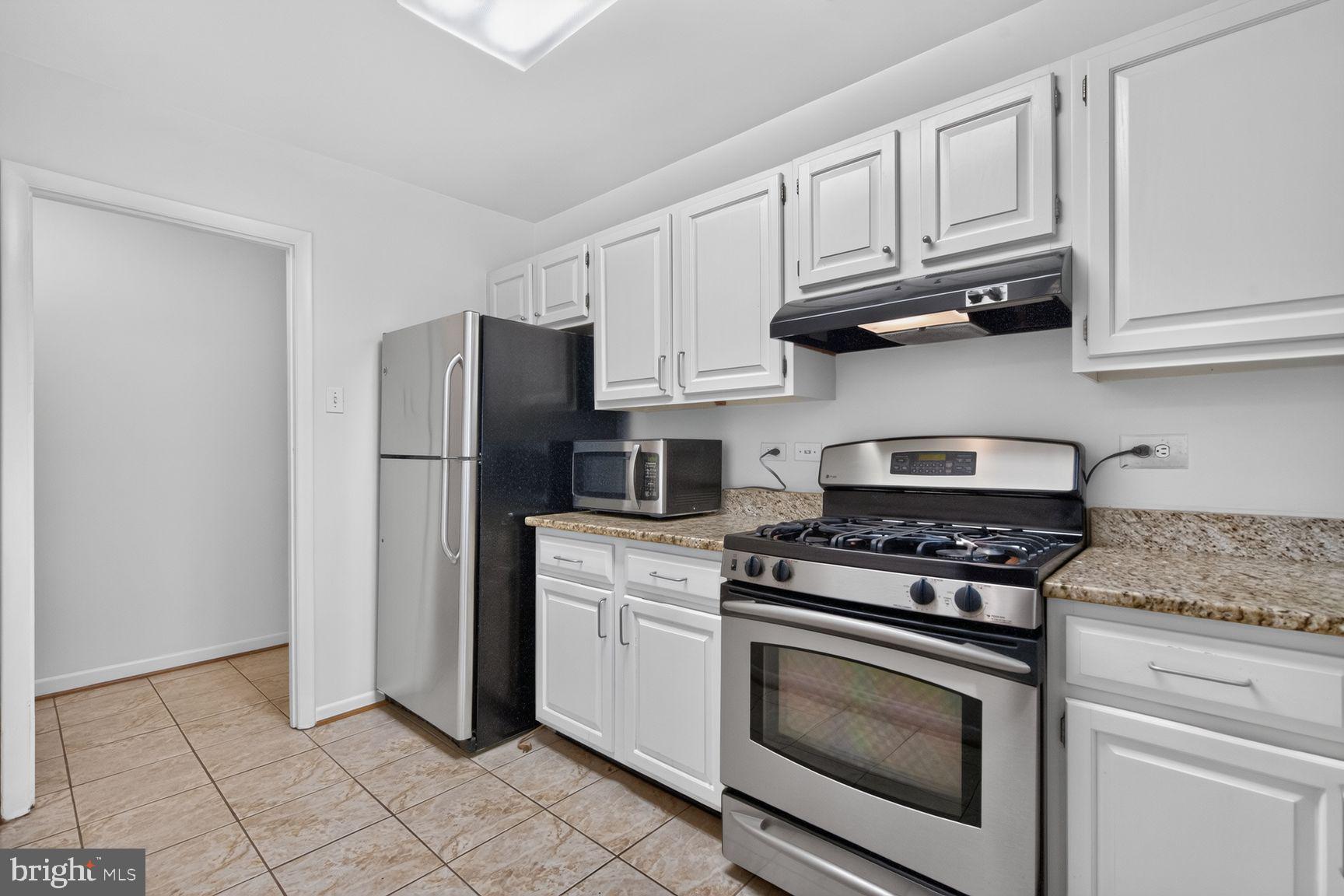 10524 WEYMOUTH STREET W-1