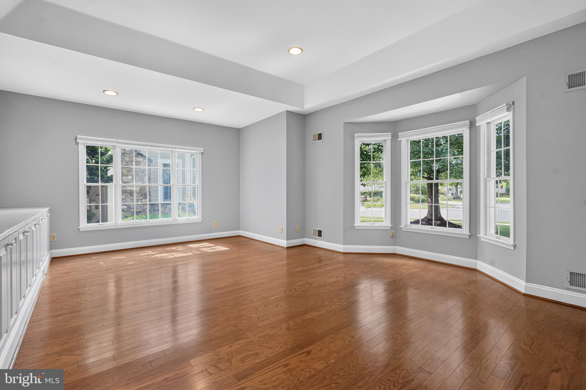 2 AZALEA COURT