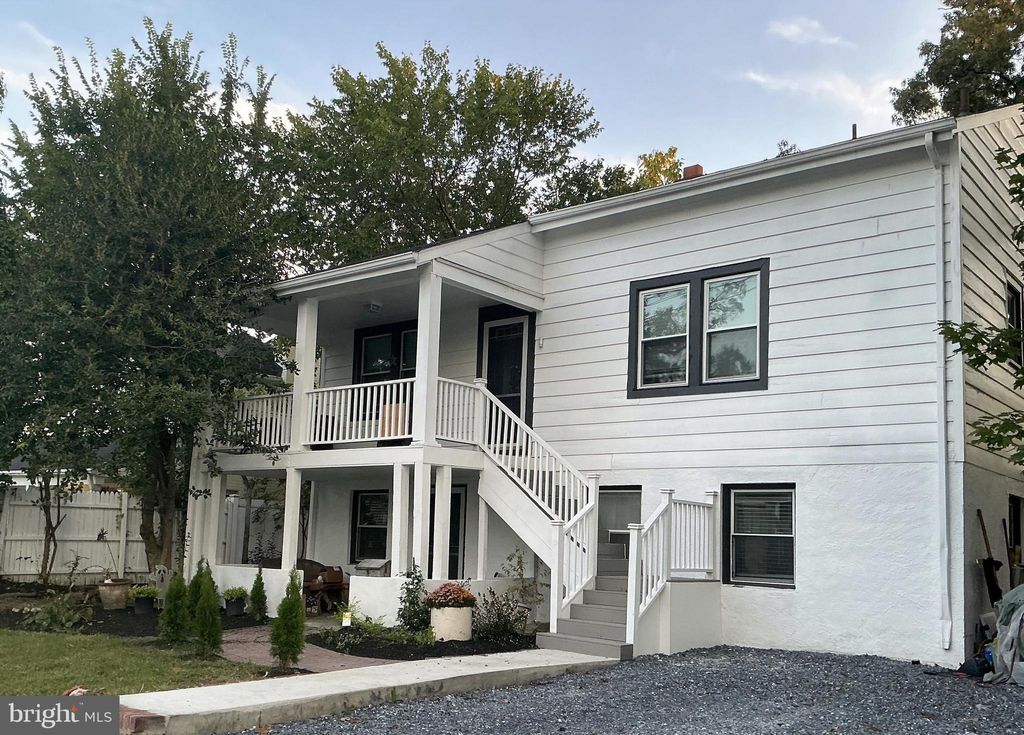 Photo of 824 Philadelphia Avenue, SILVER SPRING, MD 20910 (MLS # MDMC2200960)