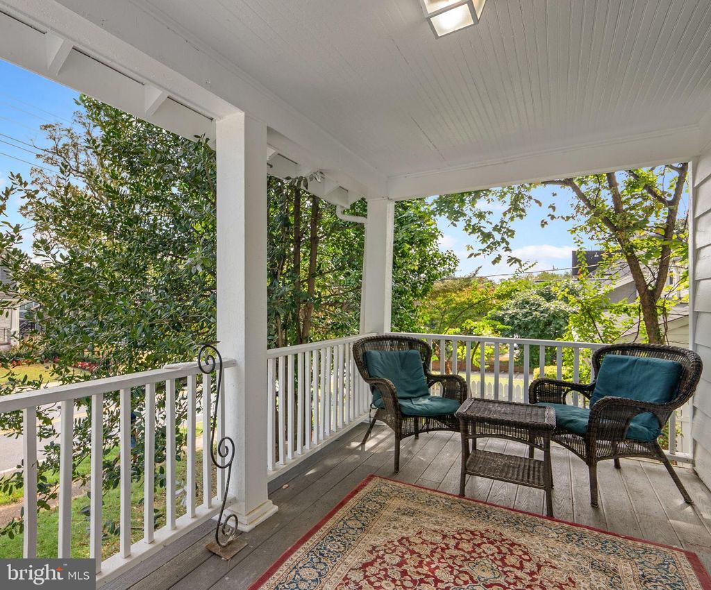 Photo of 824 Philadelphia Avenue, SILVER SPRING, MD 20910 (MLS # MDMC2200960)