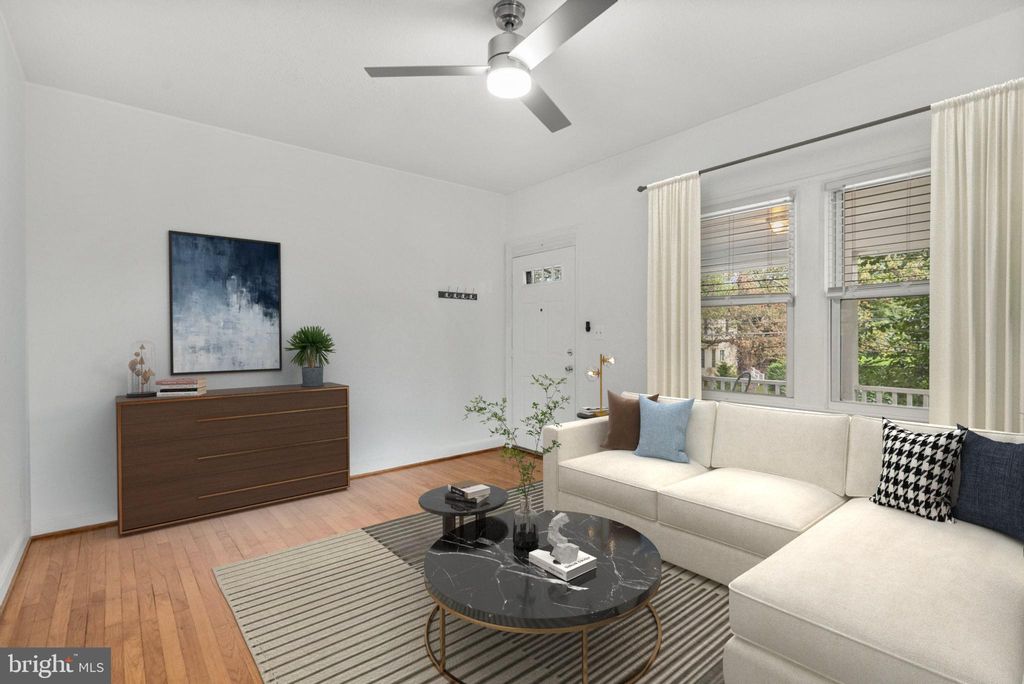 Photo of 824 Philadelphia Avenue, SILVER SPRING, MD 20910 (MLS # MDMC2200960)