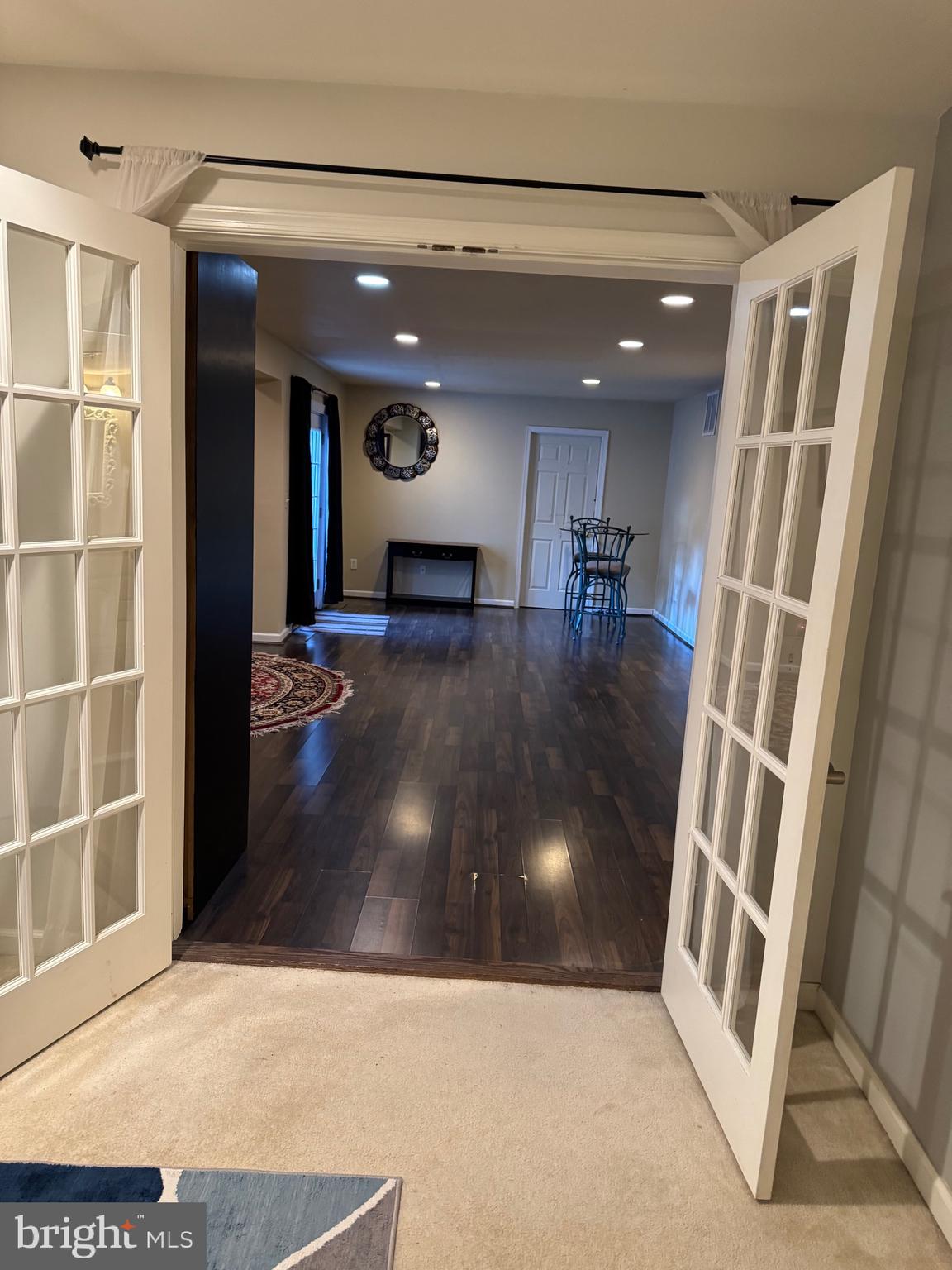 ASHBURN VILLAGE - Residential Lease