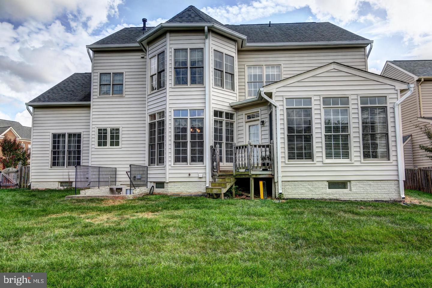 ASHBURN VILLAGE - Residential Lease