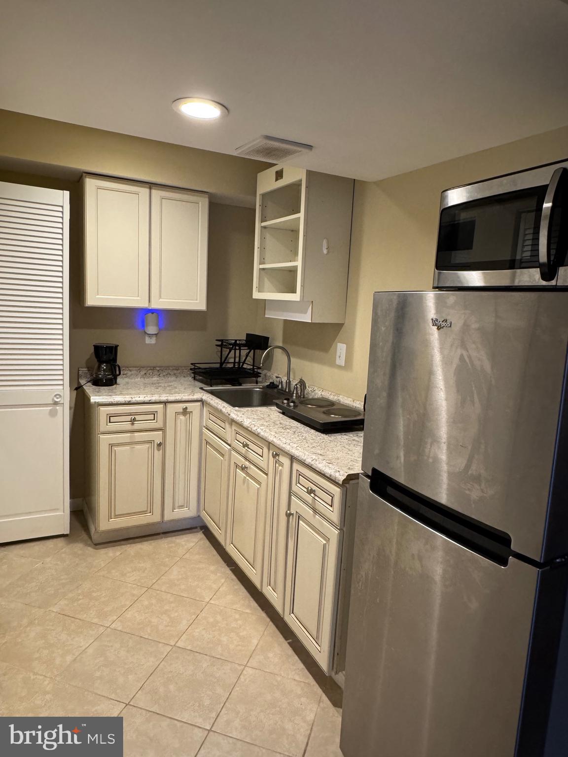 ASHBURN VILLAGE - Residential Lease