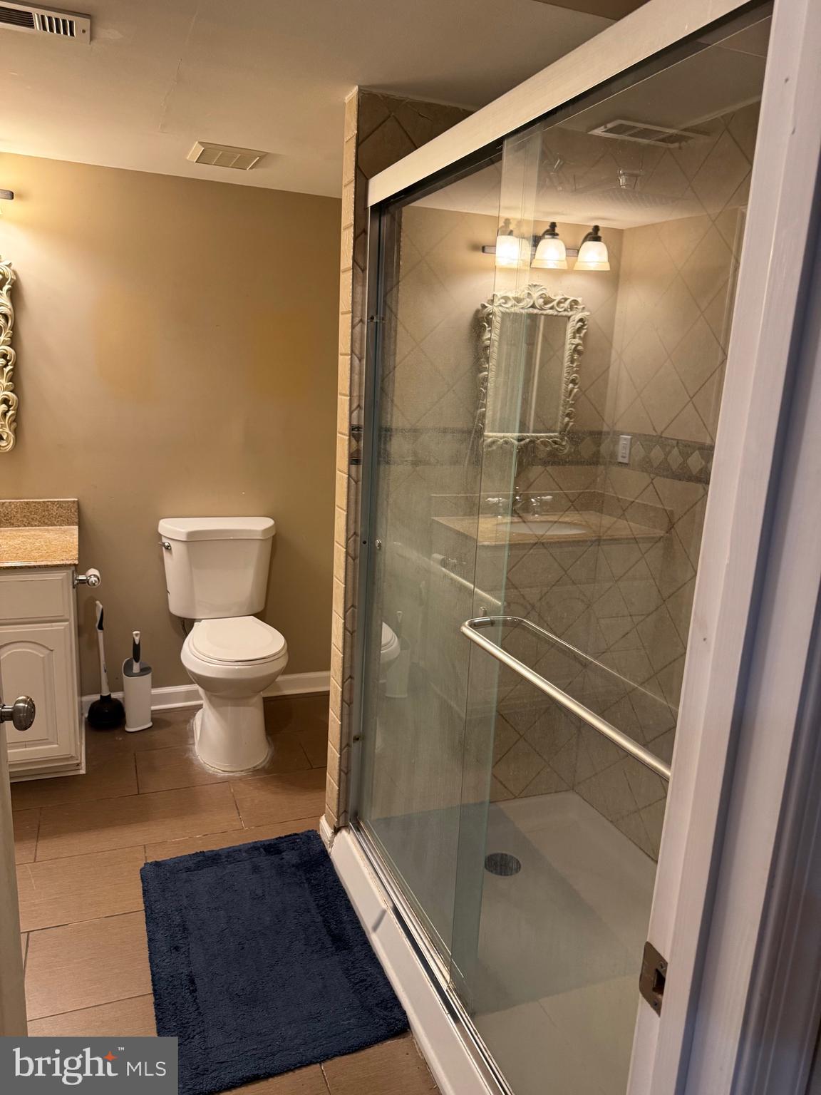 ASHBURN VILLAGE - Residential Lease