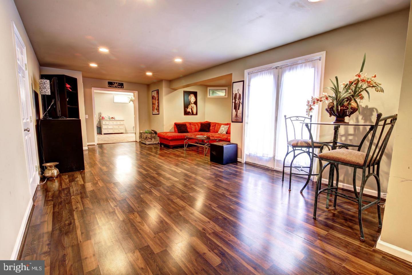 ASHBURN VILLAGE - Residential Lease